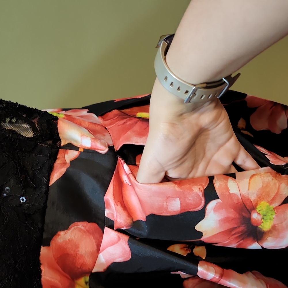 HP! 🌺Lace flower dress🌺 - Picture 7 of 8